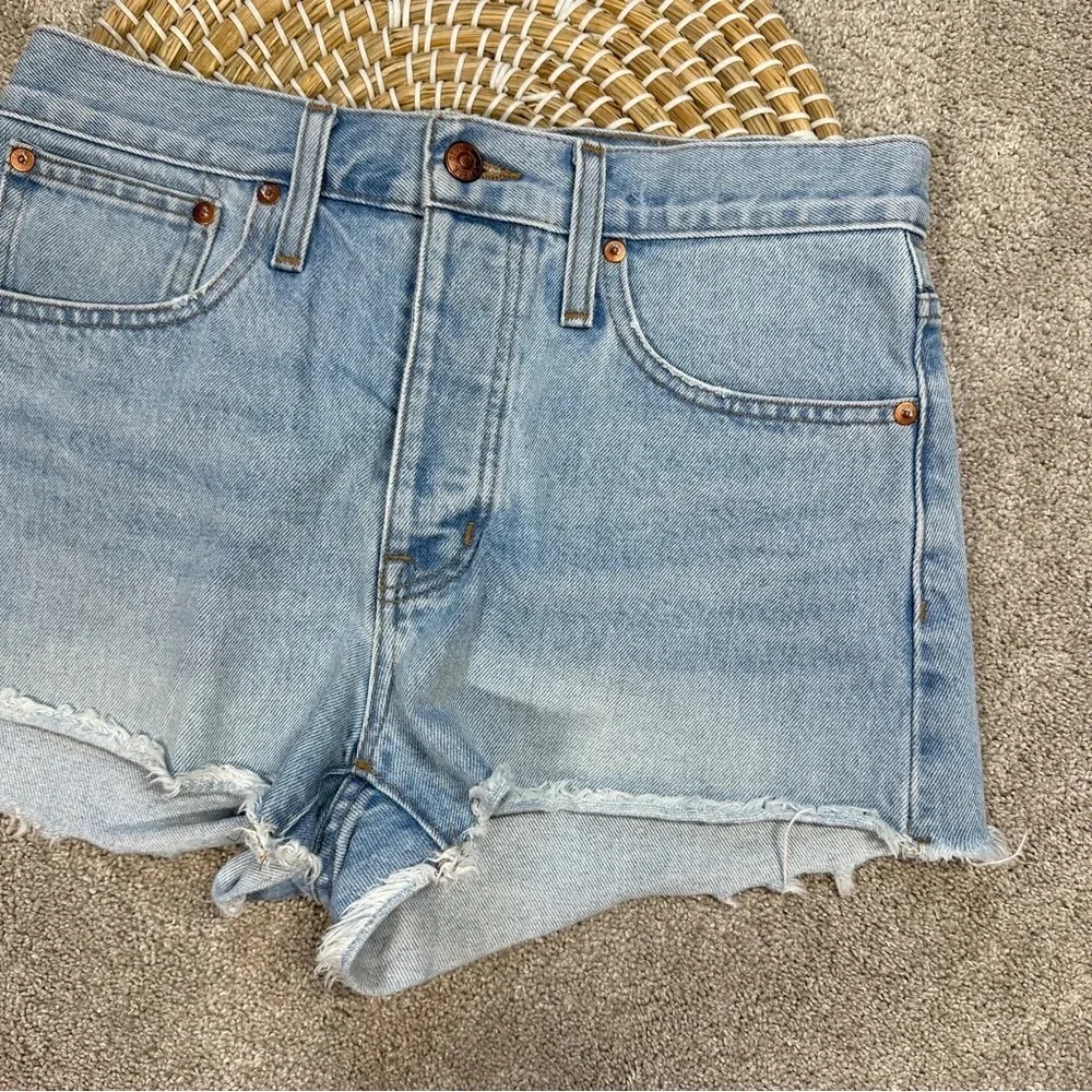 Madewell Relaxed Denim Shorts in Dunwoody Wash Blue Size 26